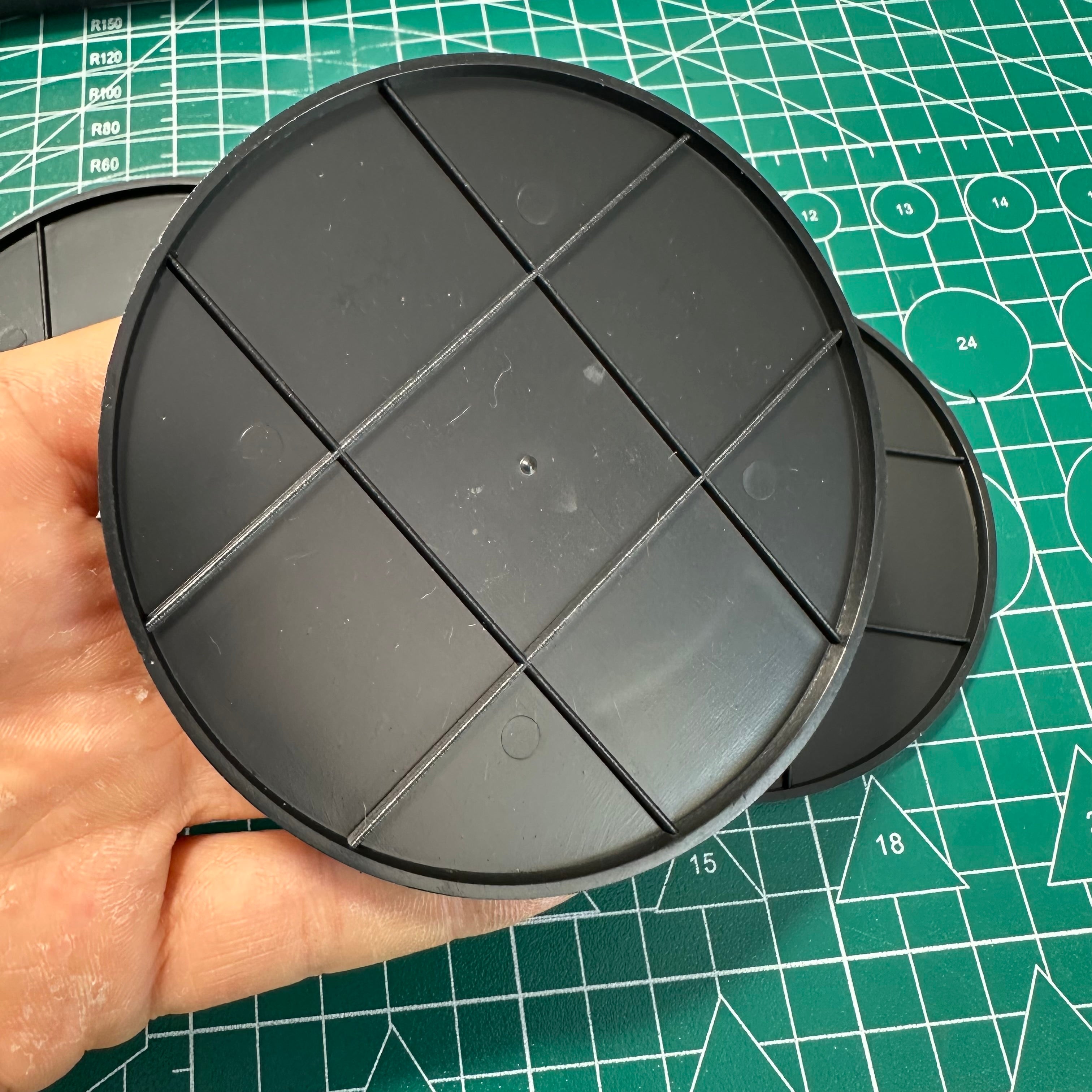 Round bases - 100mm round bases - Wargame Base World